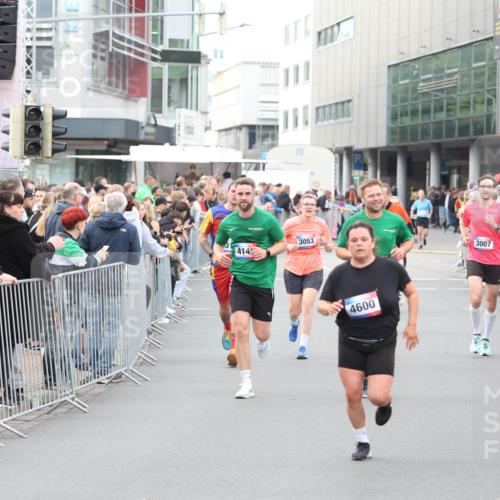 12.06.2026 - Holstenköstenlauf Andreas Tolksdorf http://msf.ph/oto/9747345 12.06.2026 19:55:47 Laufen 3053, 4145, 4600, 3007 meine-sportfotos.de