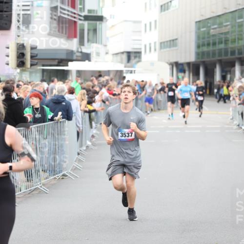 12.06.2026 - Holstenköstenlauf Andreas Tolksdorf http://msf.ph/oto/9747352 12.06.2026 19:55:54 Laufen 69, 3537 meine-sportfotos.de