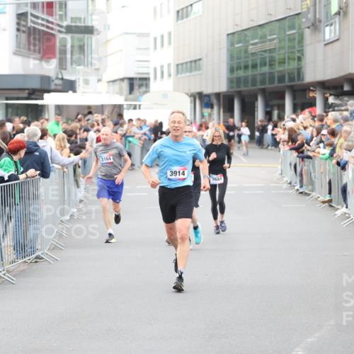 12.06.2026 - Holstenköstenlauf Andreas Tolksdorf http://msf.ph/oto/9747356 12.06.2026 19:56:02 Laufen 3164, 3914, 4544 meine-sportfotos.de