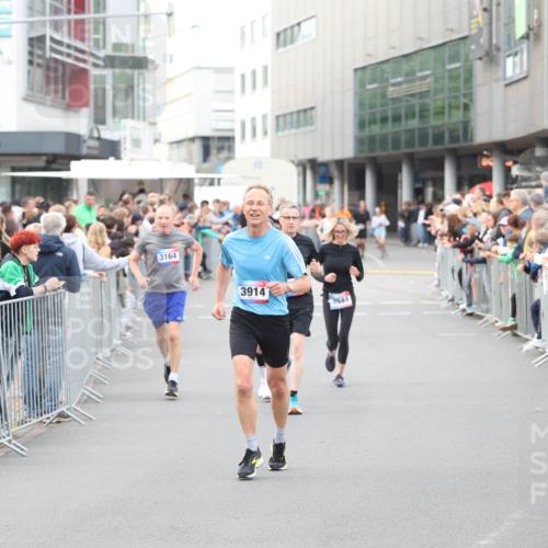 12.06.2026 - Holstenköstenlauf Andreas Tolksdorf http://msf.ph/oto/9747357 12.06.2026 19:56:03 Laufen 3164, 3914, 4544 meine-sportfotos.de