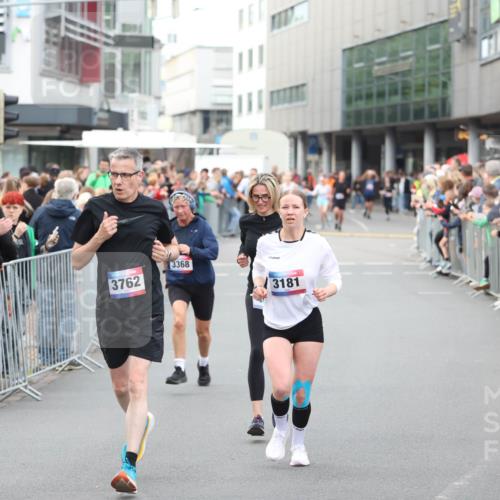 12.06.2026 - Holstenköstenlauf Andreas Tolksdorf http://msf.ph/oto/9747362 12.06.2026 19:56:06 Laufen 3762, 3368, 3181 meine-sportfotos.de