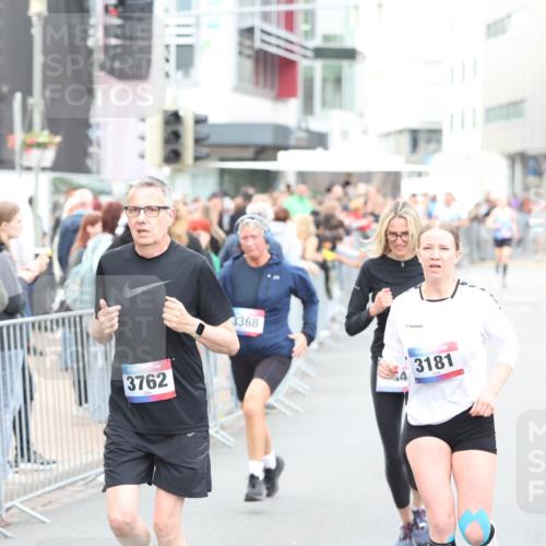12.06.2026 - Holstenköstenlauf Andreas Tolksdorf http://msf.ph/oto/9747363 12.06.2026 19:56:07 Laufen 3762, 3368, 3181 meine-sportfotos.de