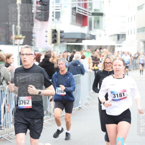 12.06.2026 - Holstenköstenlauf Andreas Tolksdorf http://msf.ph/oto/9747364 12.06.2026 19:56:07 Laufen 3762, 3368, 3181 meine-sportfotos.de
