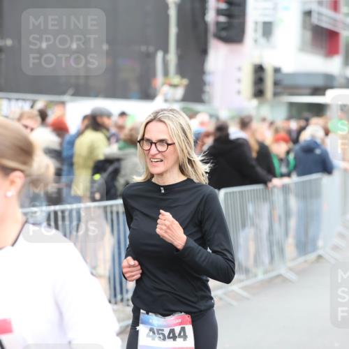 12.06.2026 - Holstenköstenlauf Andreas Tolksdorf http://msf.ph/oto/9747365 12.06.2026 19:56:08 Laufen 4544 meine-sportfotos.de