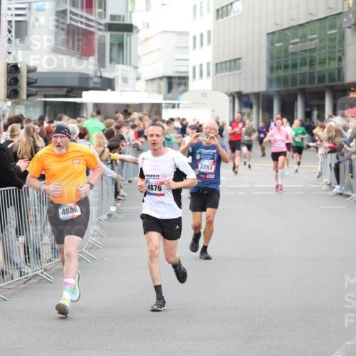 12.06.2026 - Holstenköstenlauf Andreas Tolksdorf http://msf.ph/oto/9747384 12.06.2026 19:56:26 Laufen 3684, 4888, 3283, 4876 meine-sportfotos.de