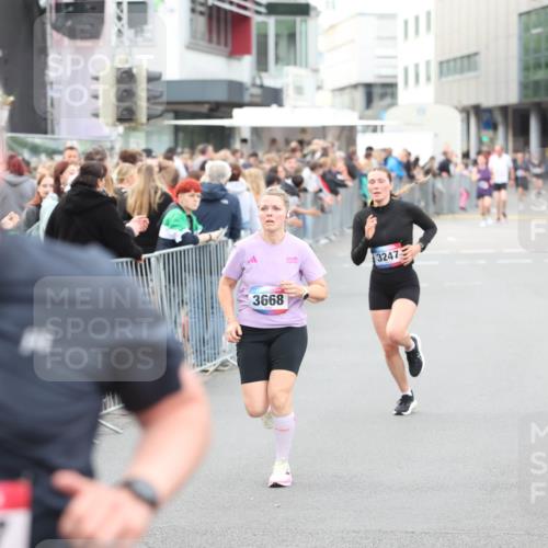 12.06.2026 - Holstenköstenlauf Andreas Tolksdorf http://msf.ph/oto/9747407 12.06.2026 19:56:49 Laufen 3227, 3668, 3247 meine-sportfotos.de