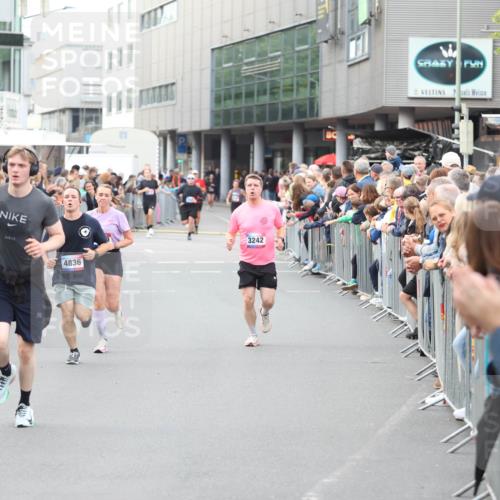12.06.2026 - Holstenköstenlauf Andreas Tolksdorf http://msf.ph/oto/9747431 12.06.2026 19:57:16 Laufen 4836, 3242 meine-sportfotos.de