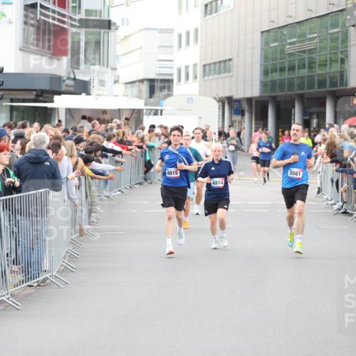12.06.2026 - Holstenköstenlauf Andreas Tolksdorf http://msf.ph/oto/9747457 12.06.2026 19:57:41 Laufen 4815, 4814, 3561 meine-sportfotos.de