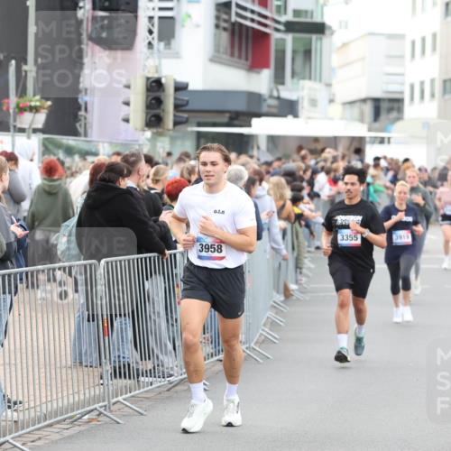 12.06.2026 - Holstenköstenlauf Andreas Tolksdorf http://msf.ph/oto/9747465 12.06.2026 19:57:48 Laufen 11, 3355, 3919, 3958 meine-sportfotos.de