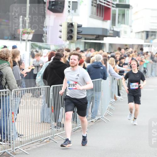 12.06.2026 - Holstenköstenlauf Andreas Tolksdorf http://msf.ph/oto/9747490 12.06.2026 19:58:14 Laufen 3190, 3194, 3892 meine-sportfotos.de