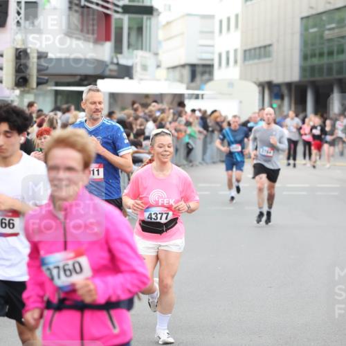 12.06.2026 - Holstenköstenlauf Andreas Tolksdorf http://msf.ph/oto/9747499 12.06.2026 19:58:21 Laufen 4566, 3760, 11, 4377, 3784 meine-sportfotos.de