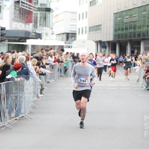 12.06.2026 - Holstenköstenlauf Andreas Tolksdorf http://msf.ph/oto/9747501 12.06.2026 19:58:24 Laufen 3784 meine-sportfotos.de
