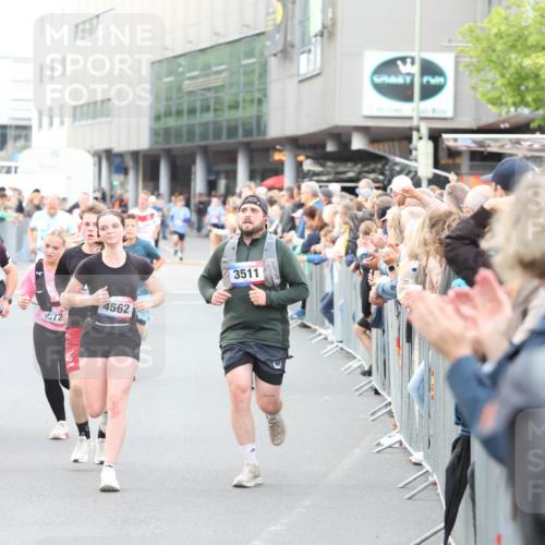 12.06.2026 - Holstenköstenlauf Andreas Tolksdorf http://msf.ph/oto/9747516 12.06.2026 19:58:33 Laufen 3977, 3423, 4562, 4512, 3511 meine-sportfotos.de
