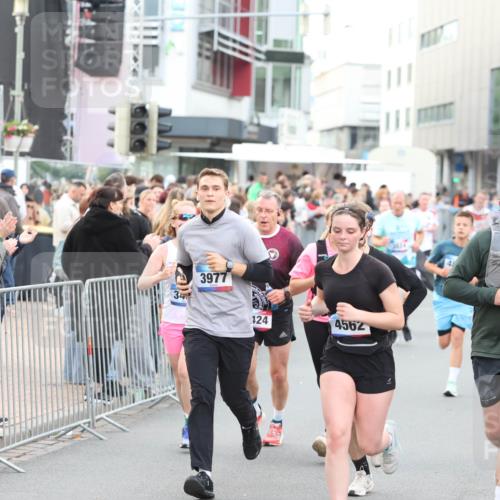12.06.2026 - Holstenköstenlauf Andreas Tolksdorf http://msf.ph/oto/9747518 12.06.2026 19:58:34 Laufen 34, 3977, 124, 4562, 3424, 3511, 04 meine-sportfotos.de