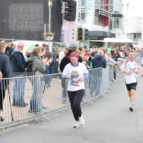 12.06.2026 - Holstenköstenlauf Andreas Tolksdorf http://msf.ph/oto/9747520 12.06.2026 19:58:41 Laufen 4275, 824, 4856, 4855 meine-sportfotos.de