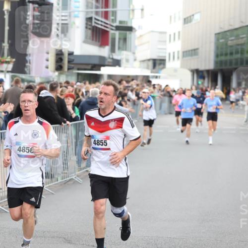 12.06.2026 - Holstenköstenlauf Andreas Tolksdorf http://msf.ph/oto/9747527 12.06.2026 19:58:43 Laufen 4855, 4856 meine-sportfotos.de