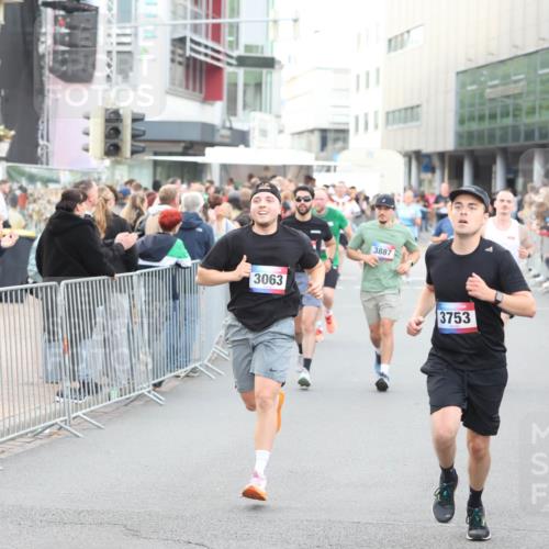 12.06.2026 - Holstenköstenlauf Andreas Tolksdorf http://msf.ph/oto/9747559 12.06.2026 19:59:09 Laufen 3063, 3887, 3753 meine-sportfotos.de