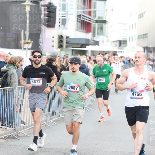 12.06.2026 - Holstenköstenlauf Andreas Tolksdorf http://msf.ph/oto/9747564 12.06.2026 19:59:12 Laufen 4577, 3887, 4130, 4755, 850 meine-sportfotos.de