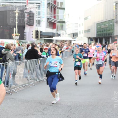 12.06.2026 - Holstenköstenlauf Andreas Tolksdorf http://msf.ph/oto/9747575 12.06.2026 19:59:32 Laufen 26, 3165, 3136, 3412 meine-sportfotos.de