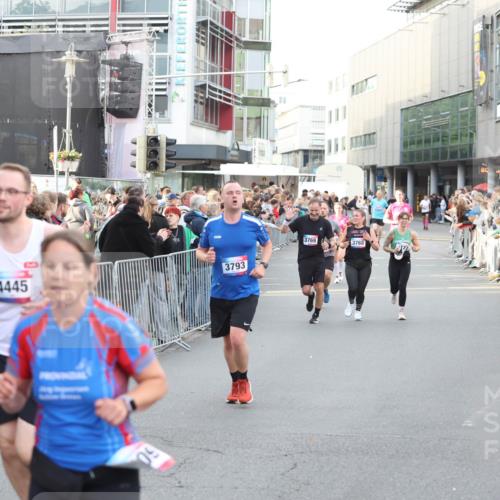 12.06.2026 - Holstenköstenlauf Andreas Tolksdorf http://msf.ph/oto/9747583 12.06.2026 19:59:39 Laufen 4445, 09, 3793, 3769, 3768 meine-sportfotos.de