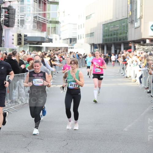 12.06.2026 - Holstenköstenlauf Andreas Tolksdorf http://msf.ph/oto/9747590 12.06.2026 19:59:43 Laufen 3769, 3768, 4127, 4254 meine-sportfotos.de