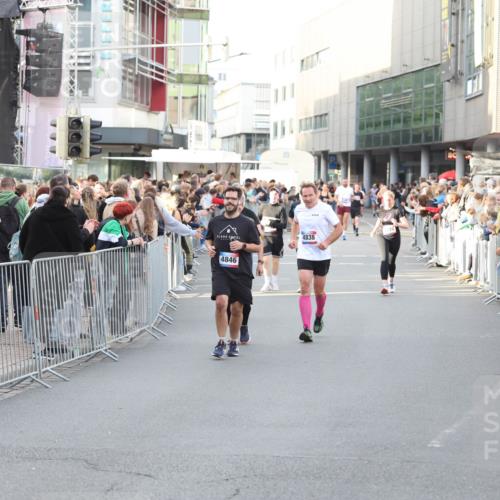 12.06.2026 - Holstenköstenlauf Andreas Tolksdorf http://msf.ph/oto/9747599 12.06.2026 20:00:00 Laufen 4838, 4846 meine-sportfotos.de