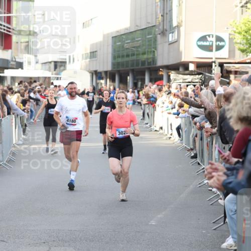 12.06.2026 - Holstenköstenlauf Andreas Tolksdorf http://msf.ph/oto/9747613 12.06.2026 20:00:11 Laufen 3749, 468, 4180, 3025 meine-sportfotos.de