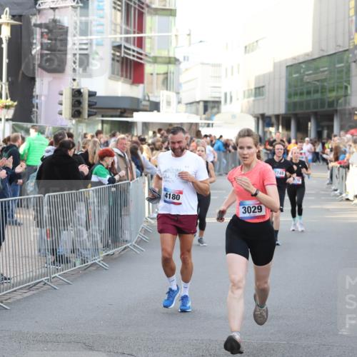 12.06.2026 - Holstenköstenlauf Andreas Tolksdorf http://msf.ph/oto/9747614 12.06.2026 20:00:12 Laufen 4180, 3029, 2749 meine-sportfotos.de