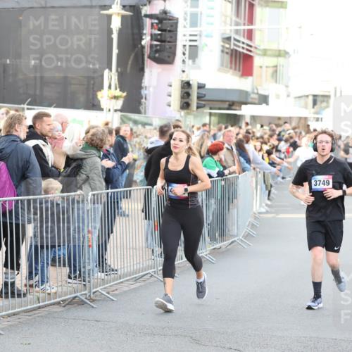 12.06.2026 - Holstenköstenlauf Andreas Tolksdorf http://msf.ph/oto/9747616 12.06.2026 20:00:15 Laufen 3749, 3176 meine-sportfotos.de