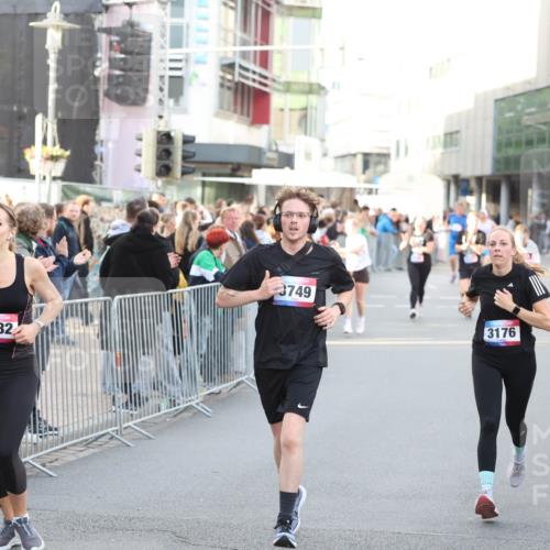 12.06.2026 - Holstenköstenlauf Andreas Tolksdorf http://msf.ph/oto/9747618 12.06.2026 20:00:16 Laufen 4682, 3749, 3176 meine-sportfotos.de