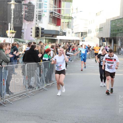 12.06.2026 - Holstenköstenlauf Andreas Tolksdorf http://msf.ph/oto/9747623 12.06.2026 20:00:20 Laufen 3269, 37, 3382, 3231 meine-sportfotos.de