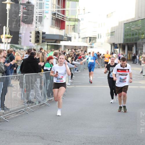 12.06.2026 - Holstenköstenlauf Andreas Tolksdorf http://msf.ph/oto/9747624 12.06.2026 20:00:21 Laufen 32, 3231, 3269, 3382 meine-sportfotos.de
