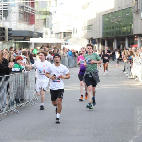 12.06.2026 - Holstenköstenlauf Andreas Tolksdorf http://msf.ph/oto/9747637 12.06.2026 20:00:44 Laufen 4537, 565, 482, 336 meine-sportfotos.de
