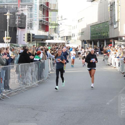 12.06.2026 - Holstenköstenlauf Andreas Tolksdorf http://msf.ph/oto/9747644 12.06.2026 20:00:51 Laufen  meine-sportfotos.de