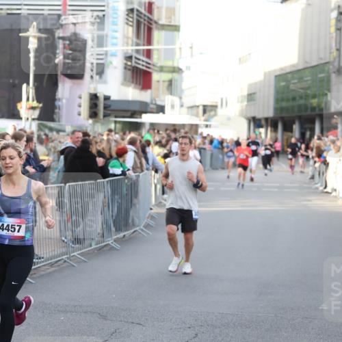 12.06.2026 - Holstenköstenlauf Andreas Tolksdorf http://msf.ph/oto/9747658 12.06.2026 20:01:03 Laufen 4457 meine-sportfotos.de