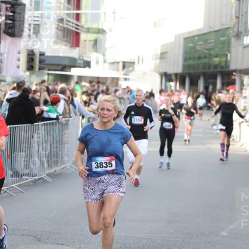 12.06.2026 - Holstenköstenlauf Andreas Tolksdorf http://msf.ph/oto/9747665 12.06.2026 20:01:11 Laufen 3785, 3835, 3154 meine-sportfotos.de