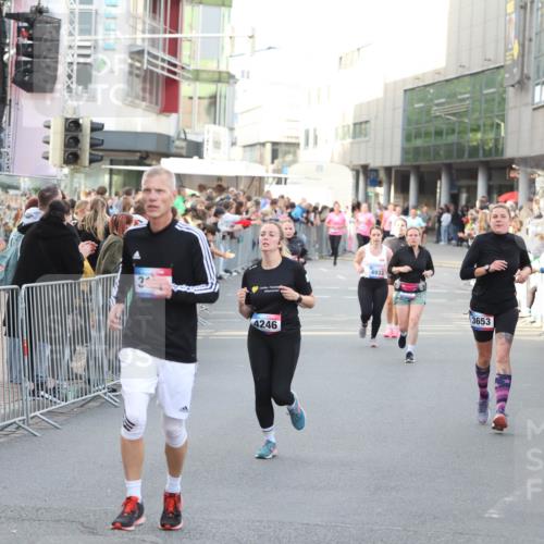 12.06.2026 - Holstenköstenlauf Andreas Tolksdorf http://msf.ph/oto/9747669 12.06.2026 20:01:13 Laufen 4246, 4933, 3653 meine-sportfotos.de