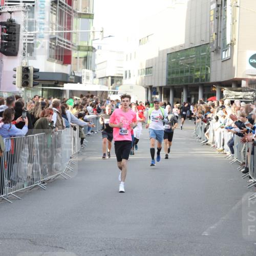 12.06.2026 - Holstenköstenlauf Andreas Tolksdorf http://msf.ph/oto/9747684 12.06.2026 20:01:32 Laufen 3907, 4382, 4890 meine-sportfotos.de