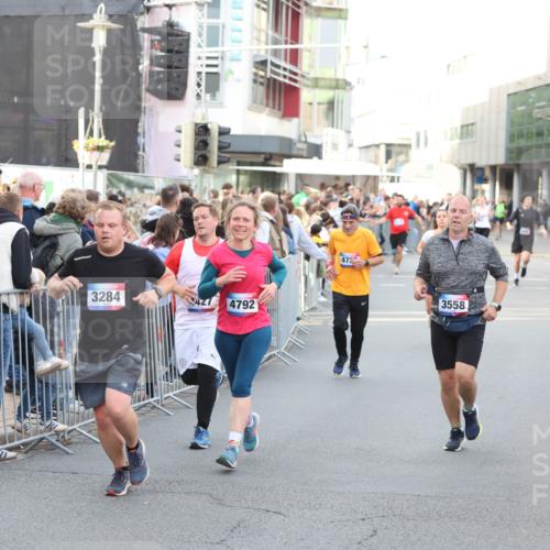 12.06.2026 - Holstenköstenlauf Andreas Tolksdorf http://msf.ph/oto/9747695 12.06.2026 20:01:37 Laufen 14, 1, 3284, 4792, 472, 3558 meine-sportfotos.de