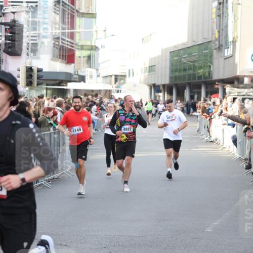 12.06.2026 - Holstenköstenlauf Andreas Tolksdorf http://msf.ph/oto/9747706 12.06.2026 20:01:45 Laufen 4805, 4149, 4922, 4931 meine-sportfotos.de
