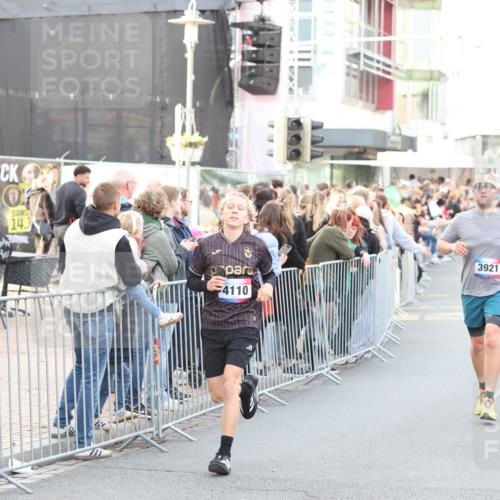 12.06.2026 - Holstenköstenlauf Andreas Tolksdorf http://msf.ph/oto/9747722 12.06.2026 20:02:05 Laufen 14, 3921, 3122, 4110 meine-sportfotos.de