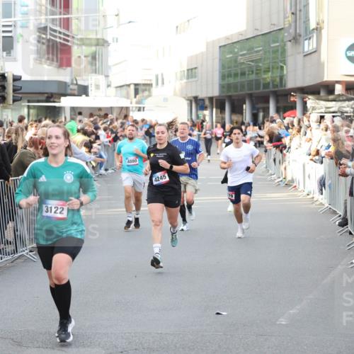 12.06.2026 - Holstenköstenlauf Andreas Tolksdorf http://msf.ph/oto/9747729 12.06.2026 20:02:09 Laufen 3122, 4880, 4245 meine-sportfotos.de