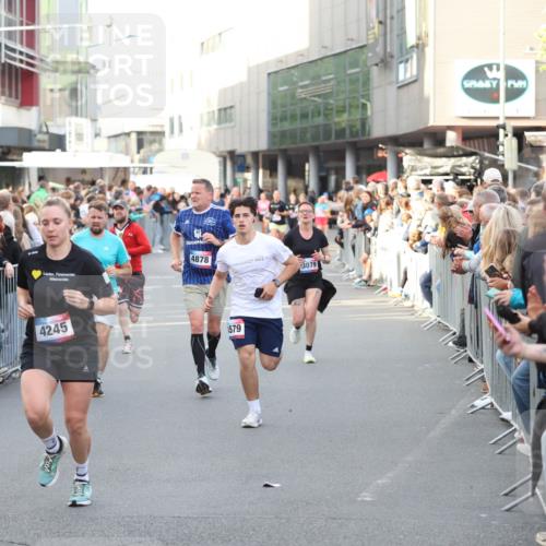 12.06.2026 - Holstenköstenlauf Andreas Tolksdorf http://msf.ph/oto/9747732 12.06.2026 20:02:10 Laufen 4245, 4878, 579, 3079 meine-sportfotos.de