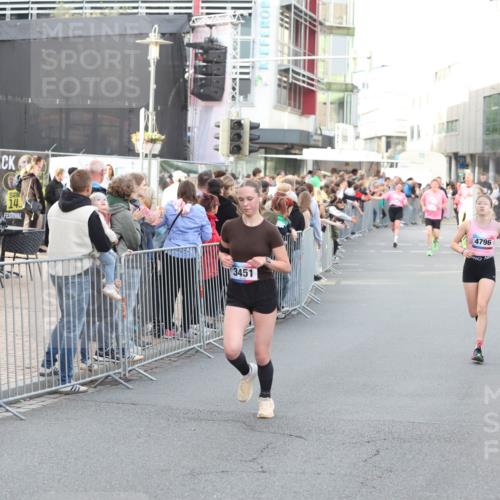 12.06.2026 - Holstenköstenlauf Andreas Tolksdorf http://msf.ph/oto/9747751 12.06.2026 20:02:42 Laufen 3451, 4796 meine-sportfotos.de