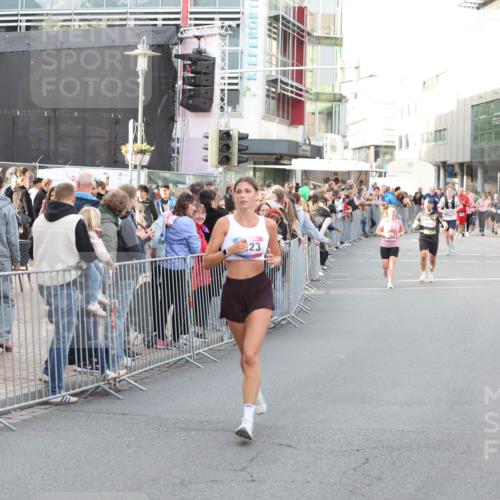 12.06.2026 - Holstenköstenlauf Andreas Tolksdorf http://msf.ph/oto/9747779 12.06.2026 20:03:15 Laufen 23 meine-sportfotos.de