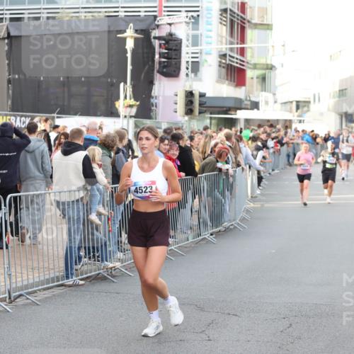 12.06.2026 - Holstenköstenlauf Andreas Tolksdorf http://msf.ph/oto/9747781 12.06.2026 20:03:15 Laufen 4523 meine-sportfotos.de