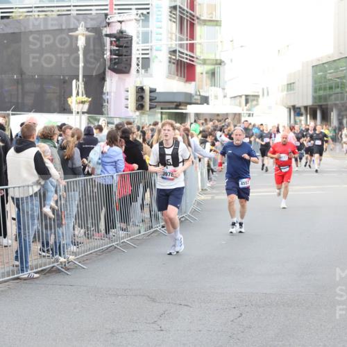 12.06.2026 - Holstenköstenlauf Andreas Tolksdorf http://msf.ph/oto/9747787 12.06.2026 20:03:23 Laufen 3978, 4557 meine-sportfotos.de