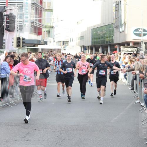 12.06.2026 - Holstenköstenlauf Andreas Tolksdorf http://msf.ph/oto/9747799 12.06.2026 20:03:31 Laufen 203, 4350, 3933, 4884, 3905, 4520 meine-sportfotos.de