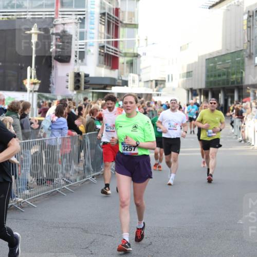 12.06.2026 - Holstenköstenlauf Andreas Tolksdorf http://msf.ph/oto/9747811 12.06.2026 20:03:43 Laufen 3162, 4753, 4182, 3257 meine-sportfotos.de