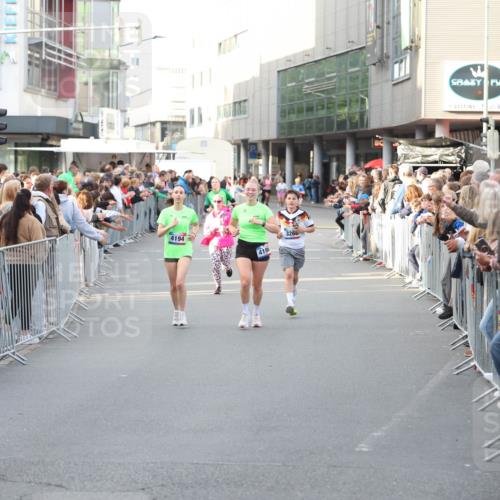 12.06.2026 - Holstenköstenlauf Andreas Tolksdorf http://msf.ph/oto/9747833 12.06.2026 20:04:05 Laufen 4194, 4196, 3266 meine-sportfotos.de